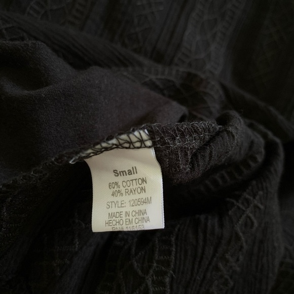 Nine 1 Eight~ Black Sleeveless Lace Tank Top-Small - Picture 8 of 12